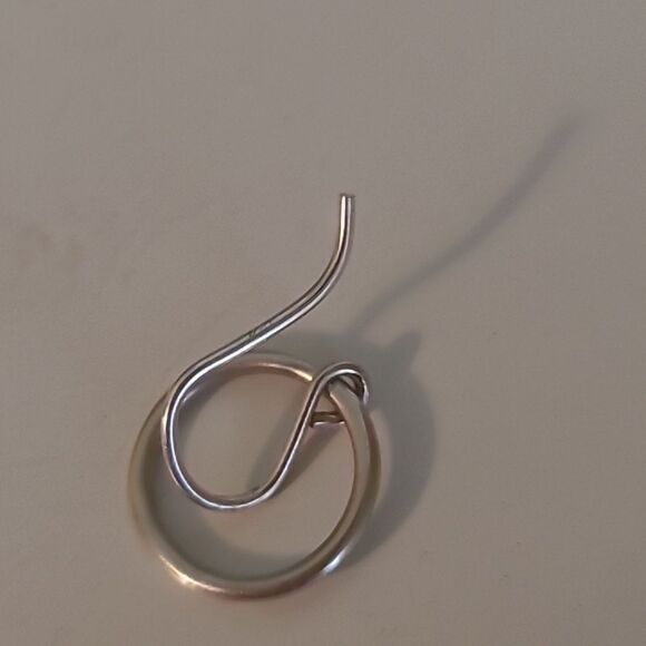 Elegant Hoop Earrings - Picture 3 of 6